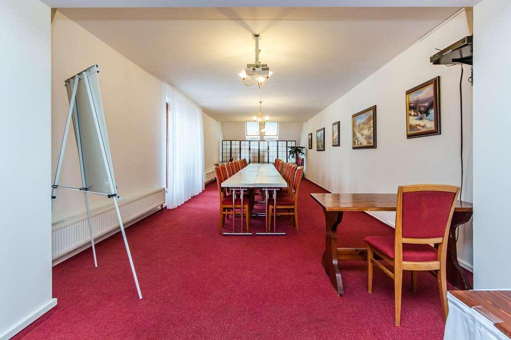 Hotel Horal Rožnov pod Radhoštěm 레스토랑 사진