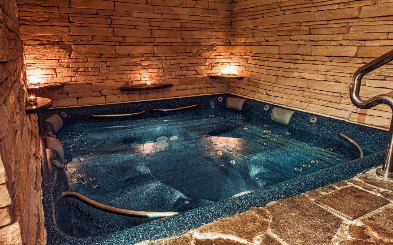 Hotel Horal Rožnov pod Radhoštěm 외부 사진