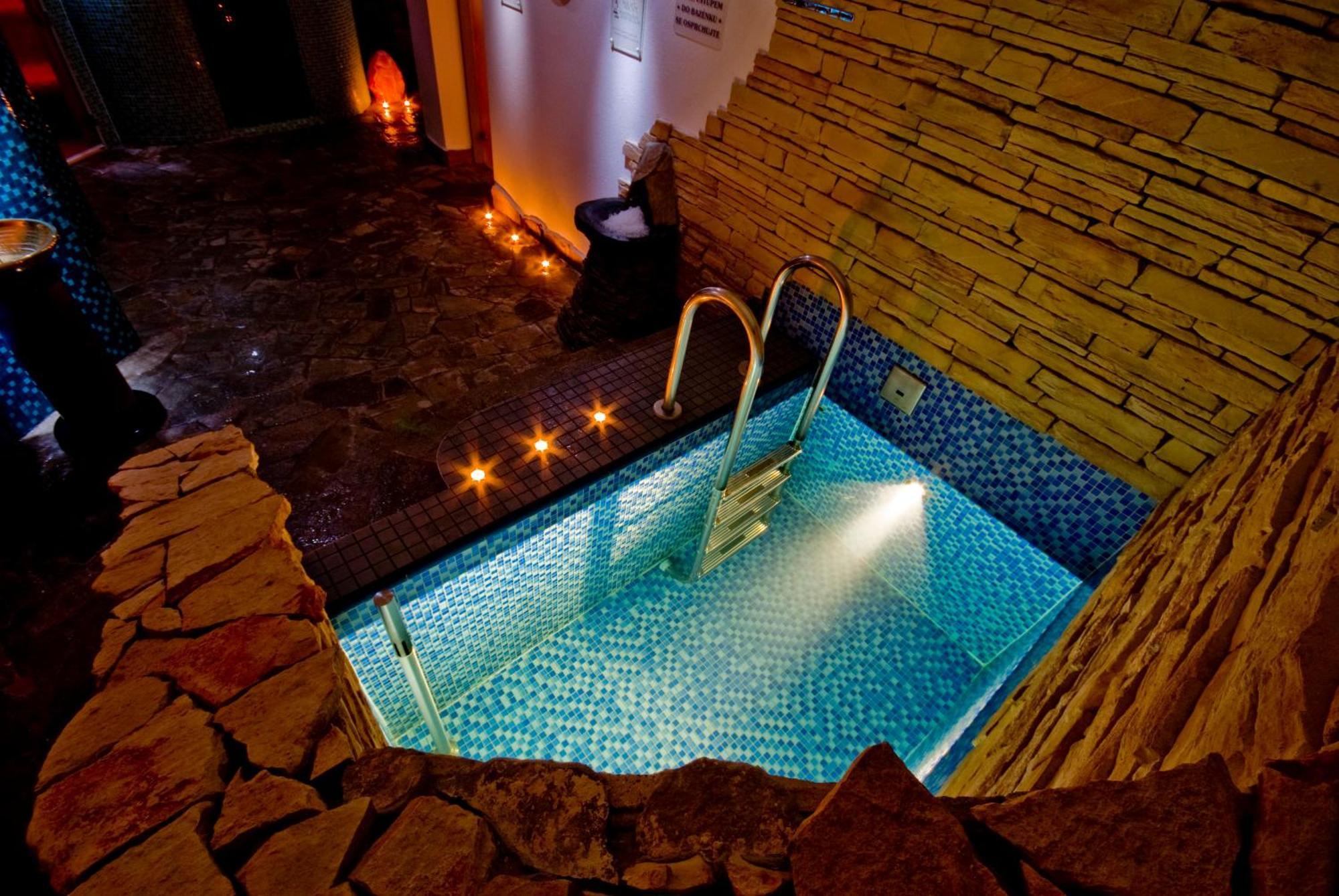 Hotel Horal Rožnov pod Radhoštěm 외부 사진
